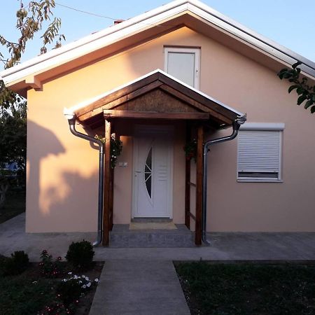 Airport Apartment T&T Surčin 외부 사진