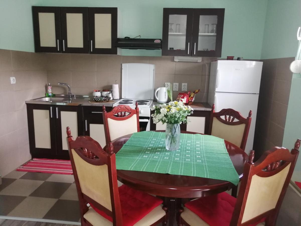 Airport Apartment T&T Surčin 외부 사진