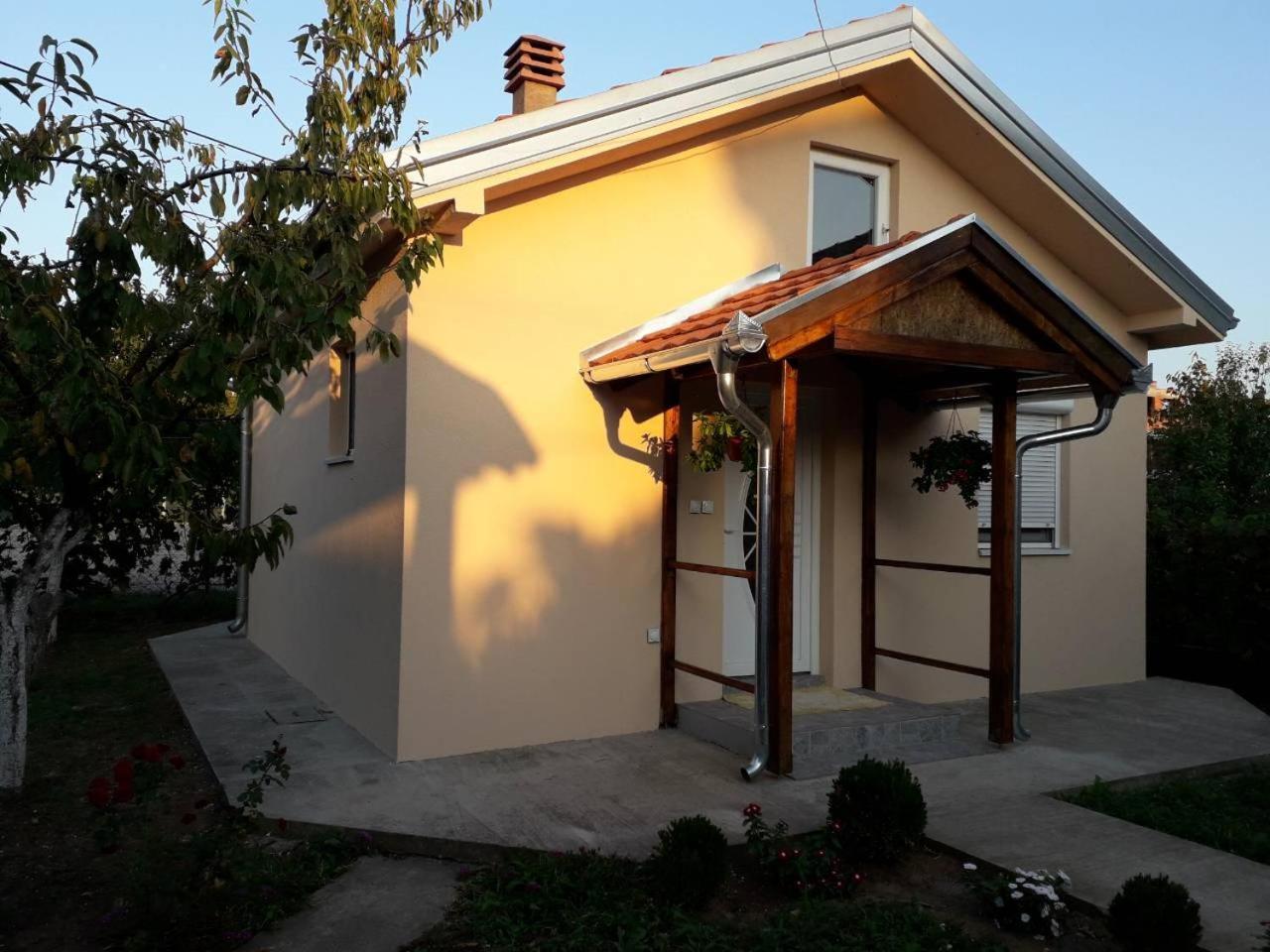 Airport Apartment T&T Surčin 외부 사진